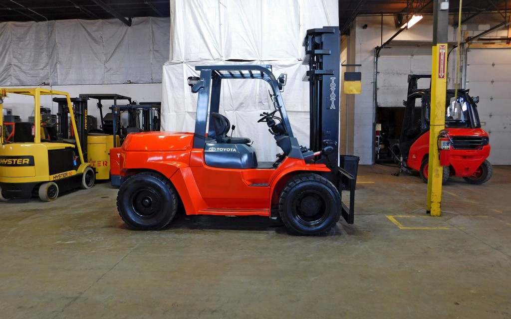  2007 Toyota 7FDU70 Forklift on Sale in Indiana