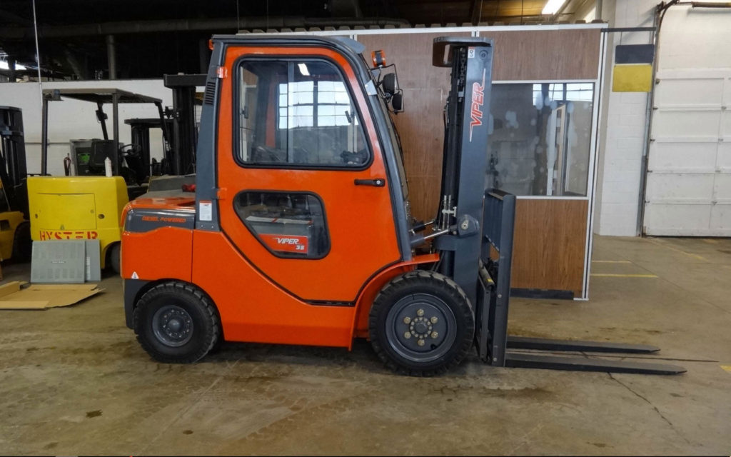  2016 Viper FD35 Full Cab Forklift on Sale in Indiana